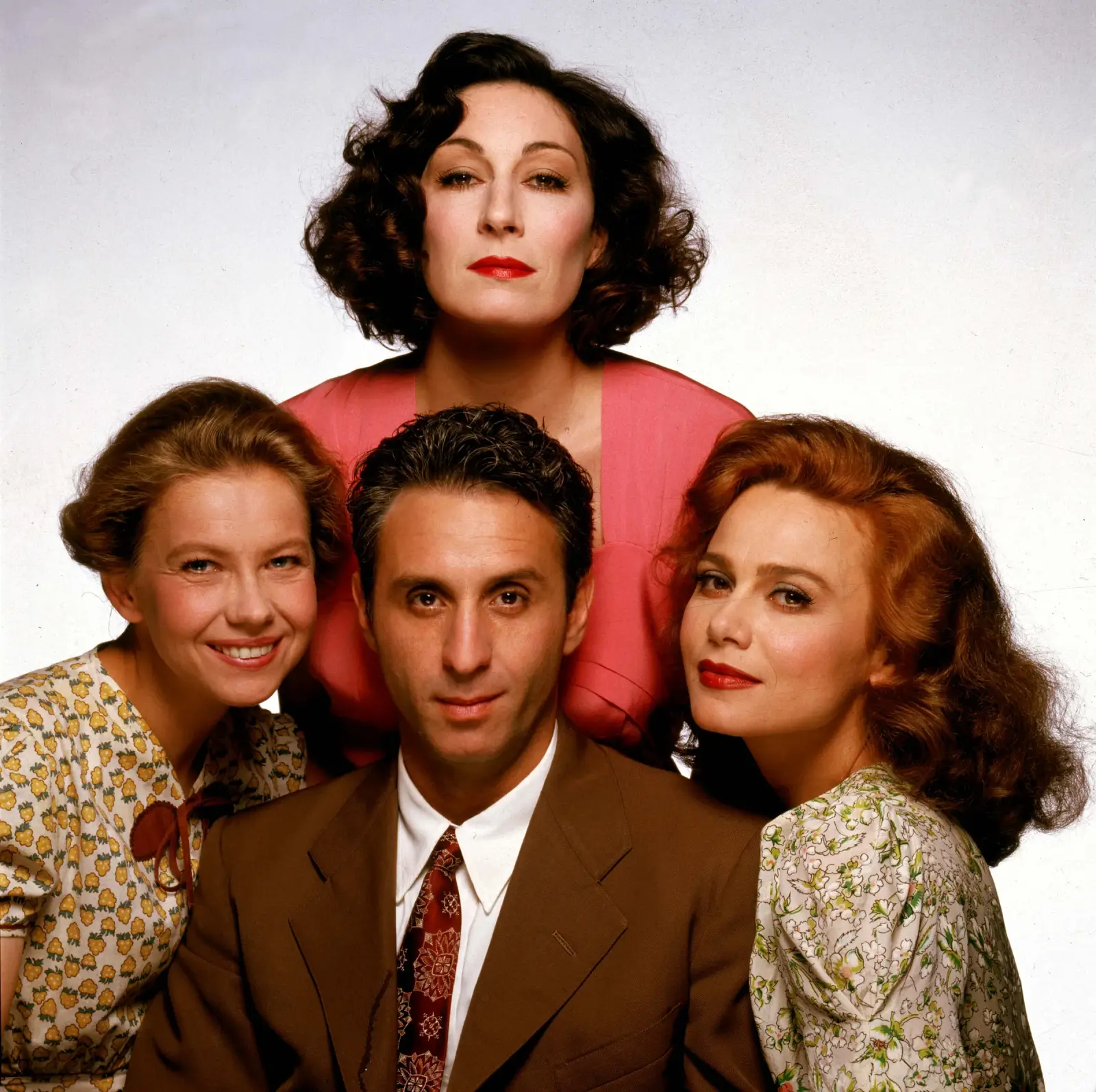 A still from Enemies, A Love Story (1989)