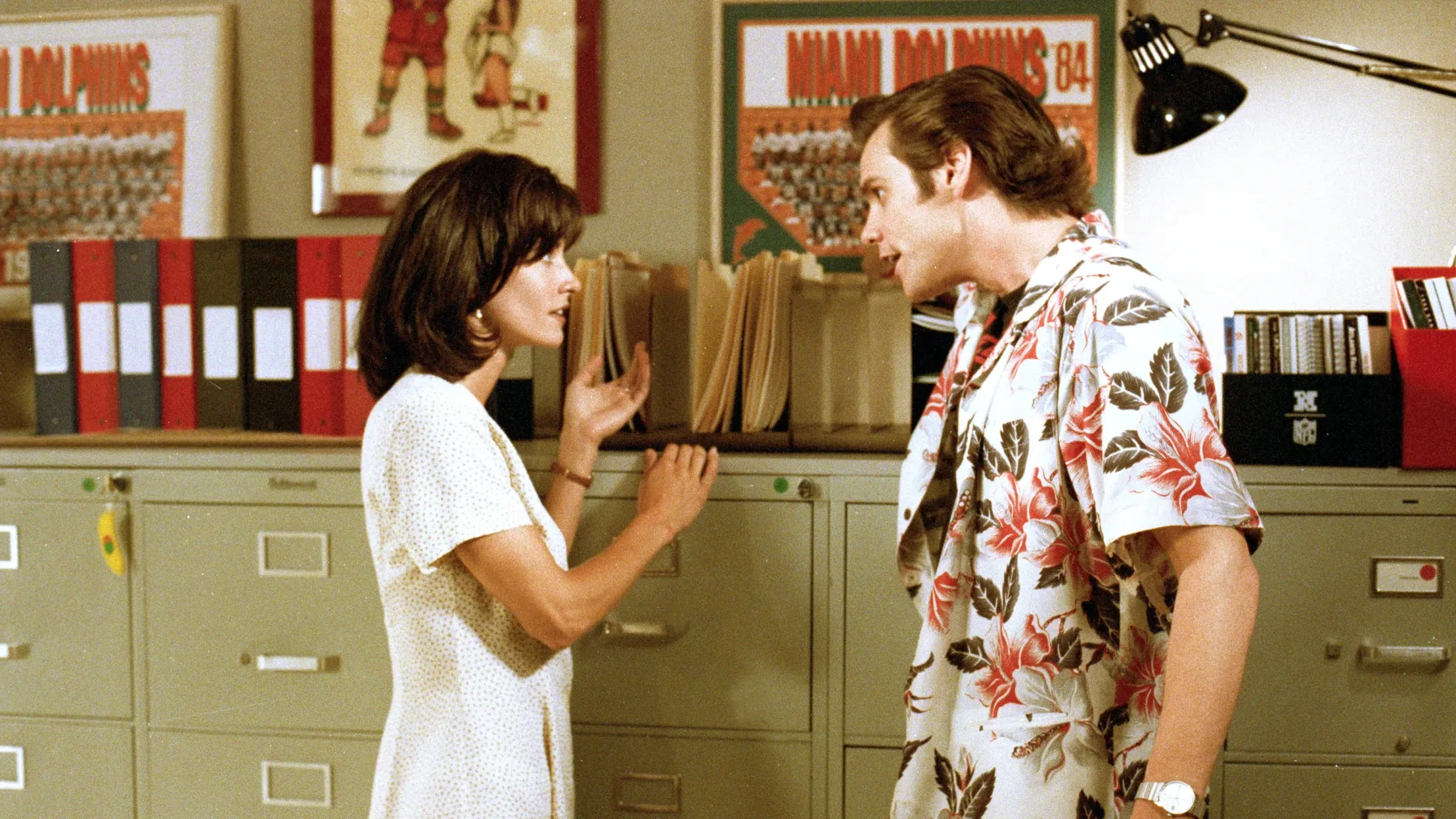 A still from Ace Ventura: Pet Detective (1994)