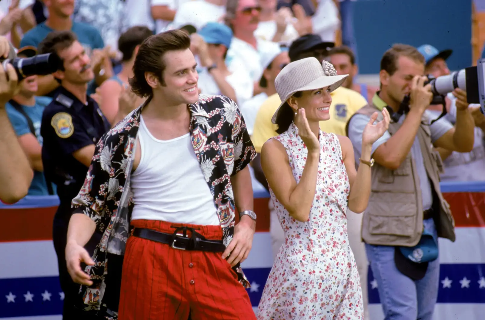A still from Ace Ventura: Pet Detective (1994)