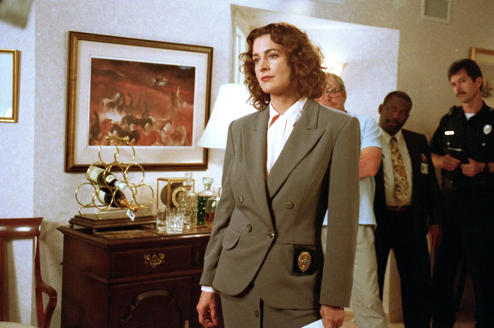 A still from Ace Ventura: Pet Detective (1994)